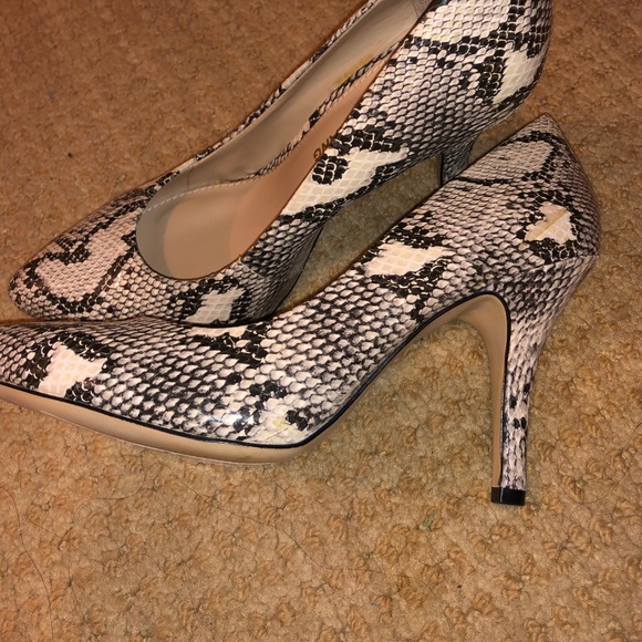 Shoes - Picture 5 of 5